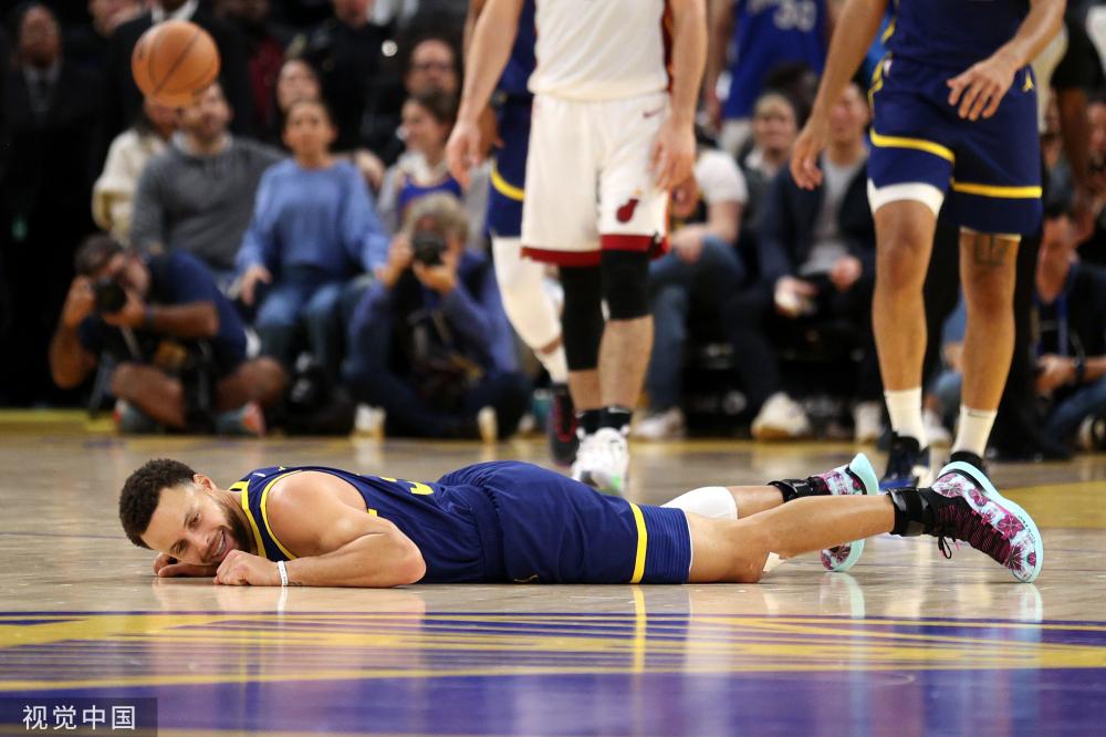 记者：国米派球探考察萨格勒布迪纳摩中场巴图里纳.