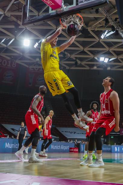 [CBA]赵继伟因伤缺阵 辽宁客场负于青岛.