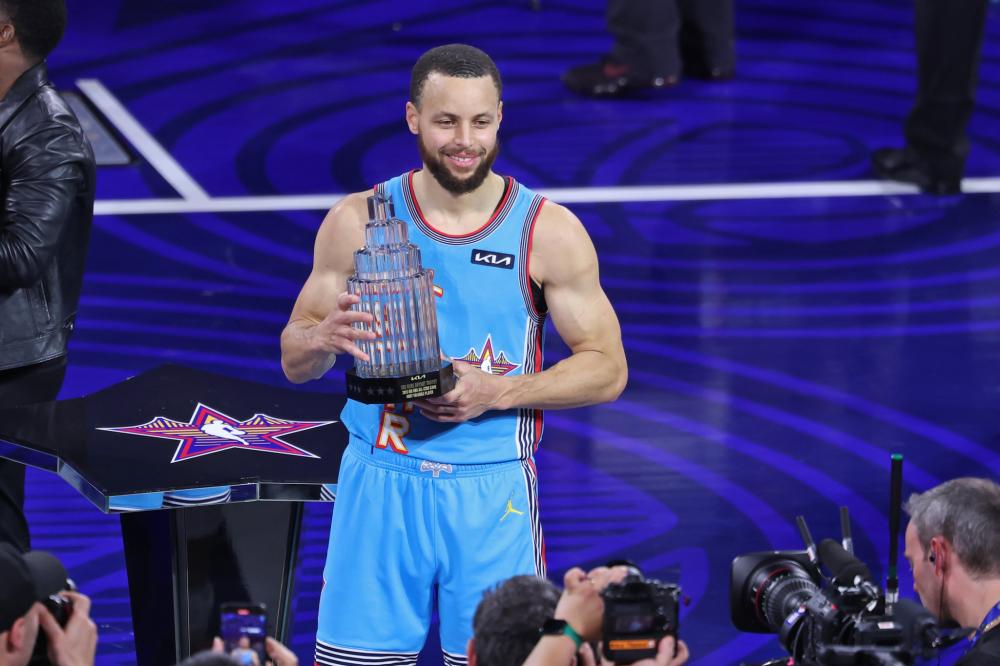 莱万上演帽 莱万上演帽