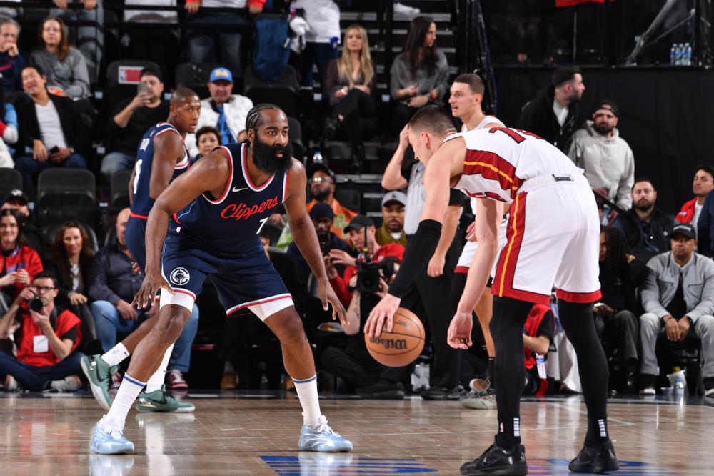 一波的进攻 一波的进攻